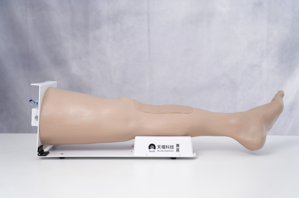 TYE1002 – Punção na Tíbia Perna Adulta com Suporte